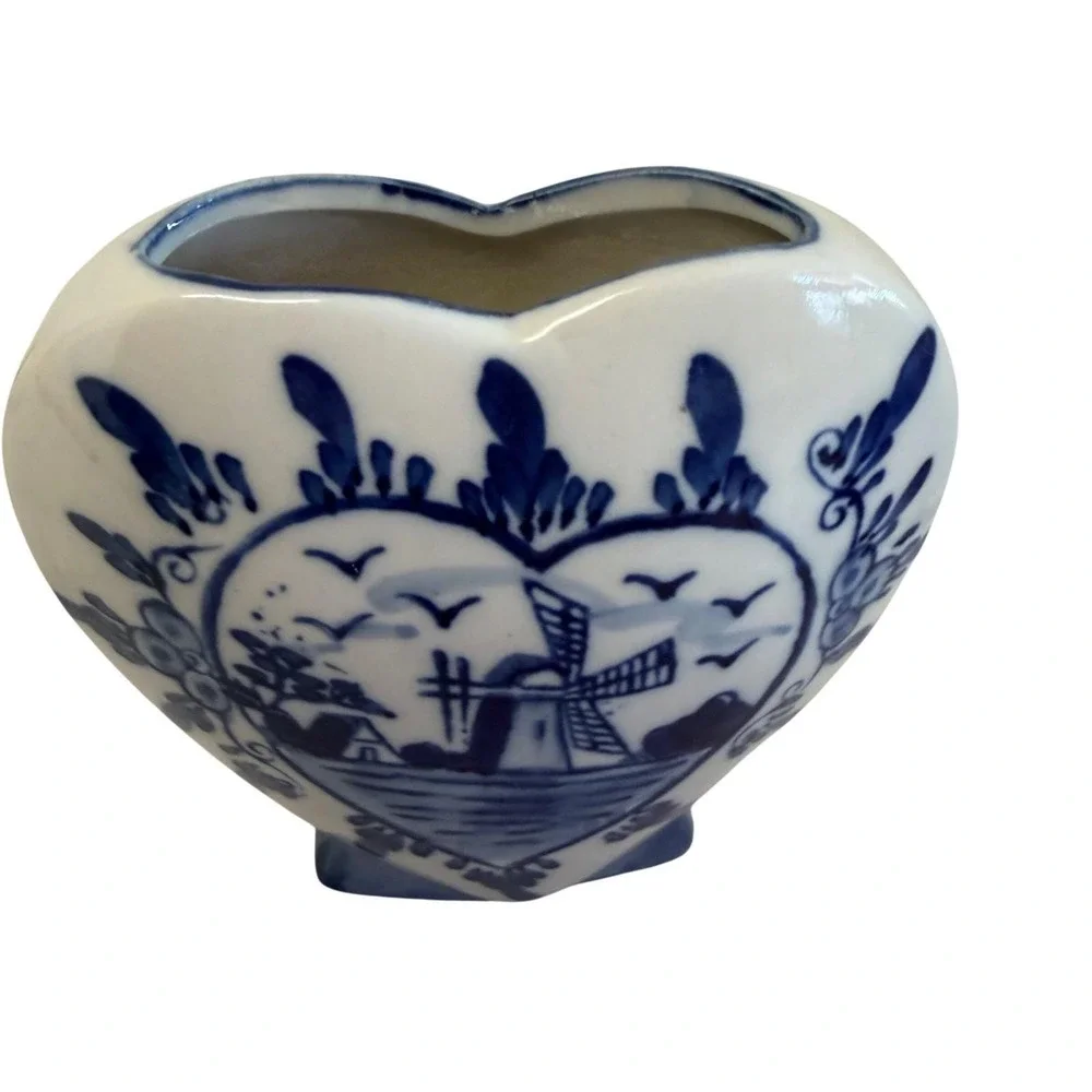Delft Blue Bud Vase Heart Shaped Blue White Windmill Hand Painted 4in Excellent